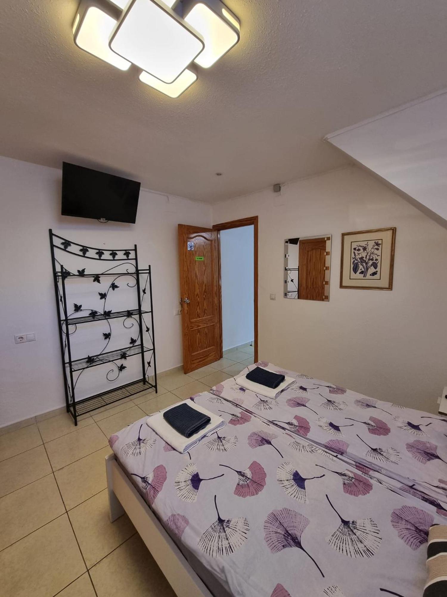Cozy Rooms In Terraced House 丰希罗拉 外观 照片