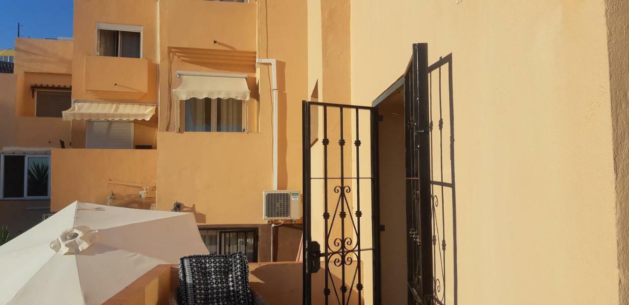 Cozy Rooms In Terraced House 丰希罗拉 外观 照片